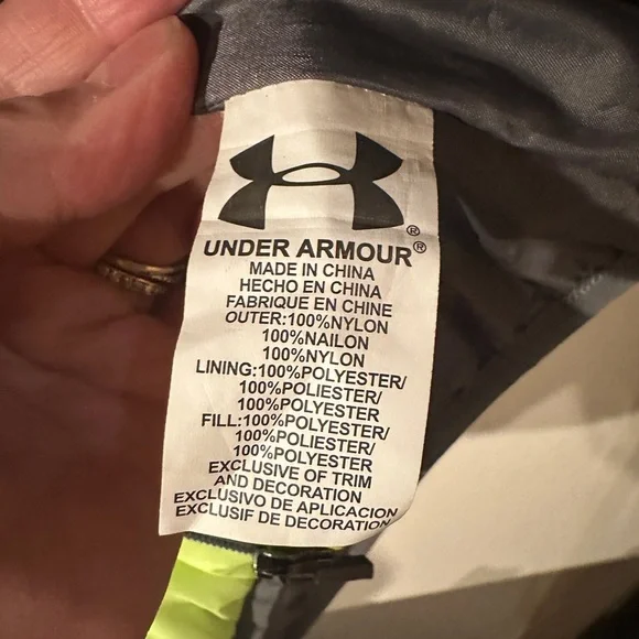 Boys Under Armour Hooded Winter Jacket size 6 A-3 - Picture 4 of 5